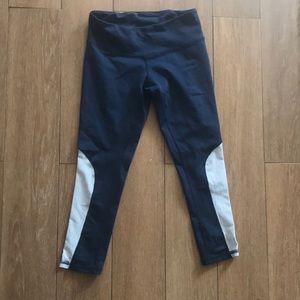 Heroine Sport Capri Leggings